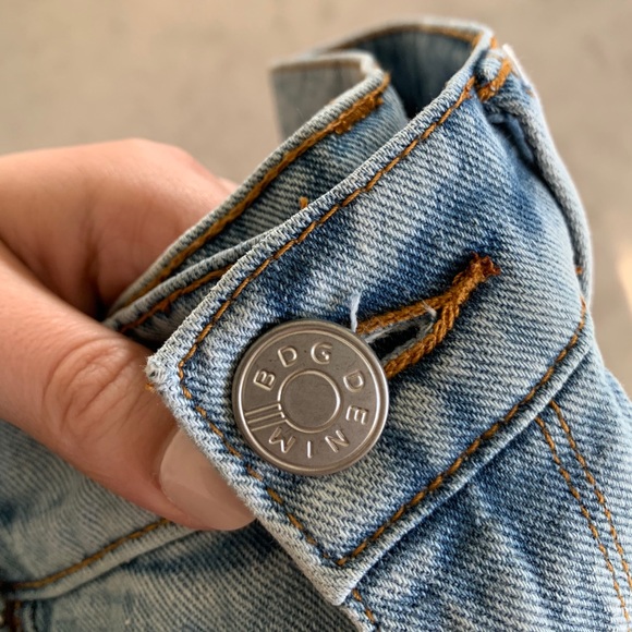 BDG Distressed Mom High Rise Jeans - Picture 5 of 5